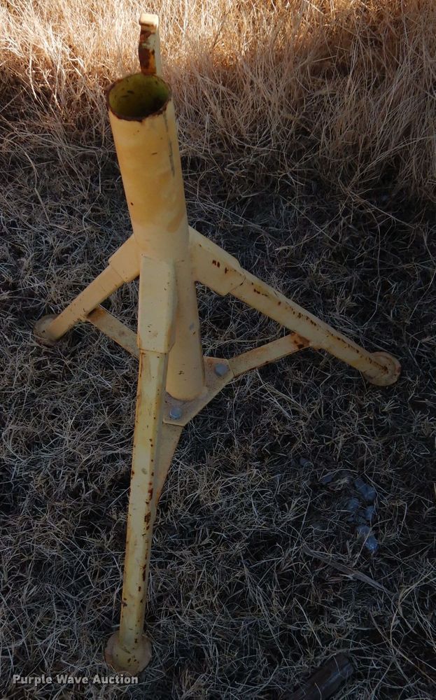 image for item GF9947 Approximately 23 jack stands