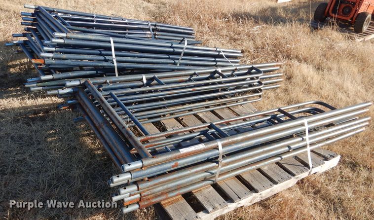 image for item GF9950 Approximately 19 scaffolding legs