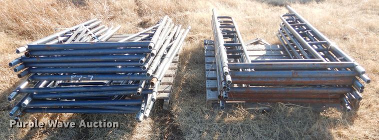 image for item GF9950 Approximately 19 scaffolding legs