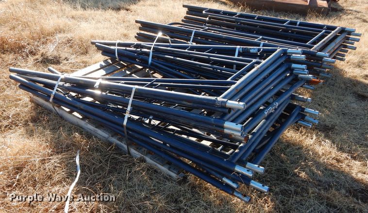 image for item GF9950 Approximately 19 scaffolding legs