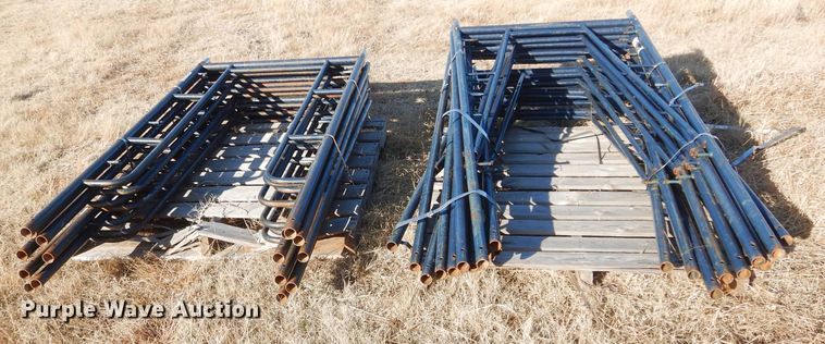 image for item GF9950 Approximately 19 scaffolding legs