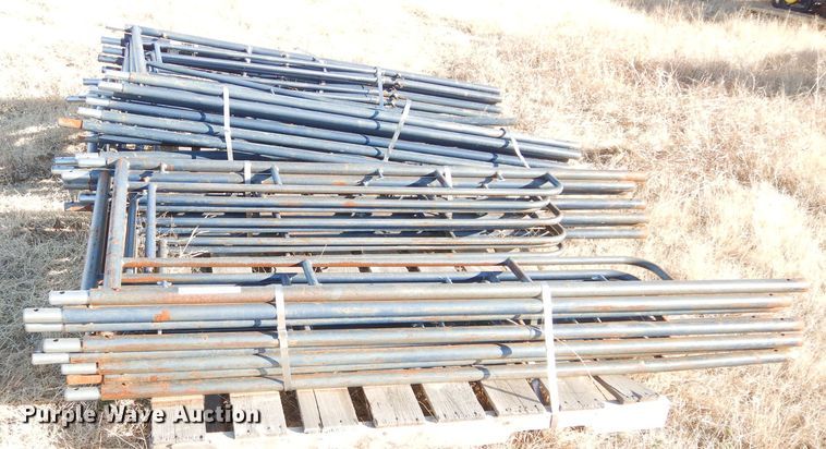 image for item GF9950 Approximately 19 scaffolding legs