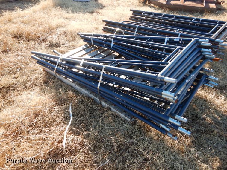 image for item GF9950 Approximately 19 scaffolding legs