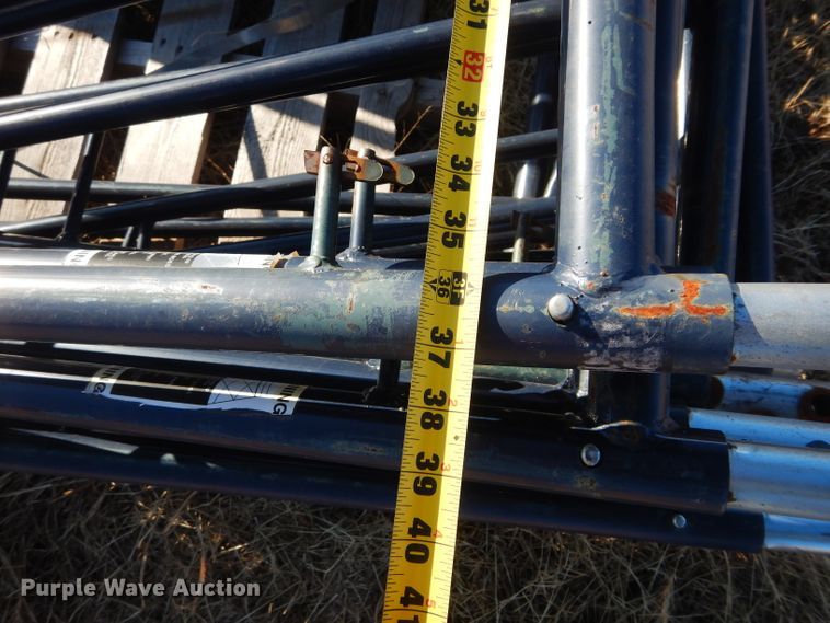 image for item GF9950 Approximately 19 scaffolding legs