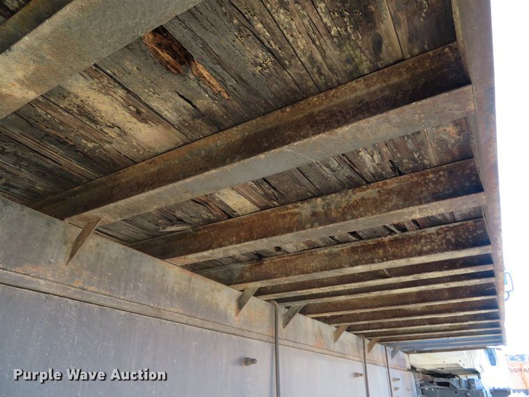 image for item GI9028 2005 International 4200 flatbed truck