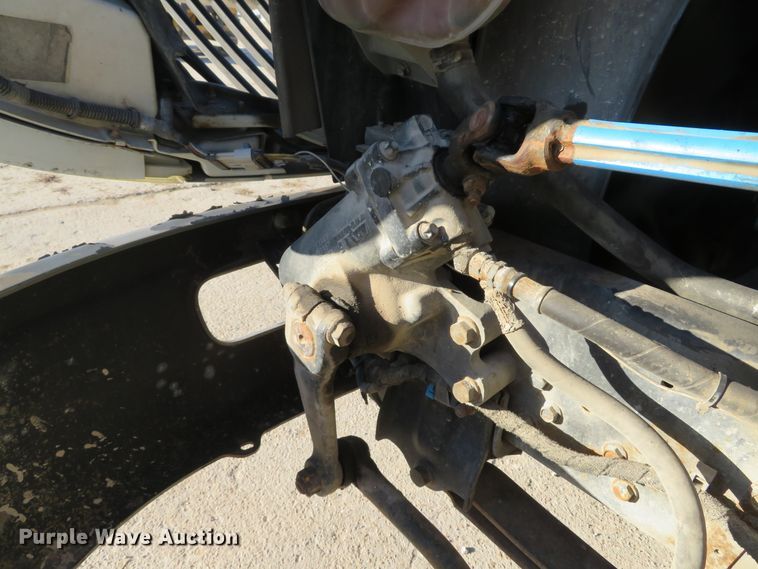 image for item GI9028 2005 International 4200 flatbed truck