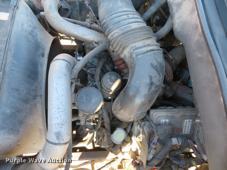 image for item GI9028 2005 International 4200 flatbed truck