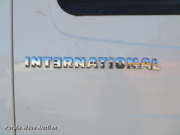 image for item GI9028 2005 International 4200 flatbed truck