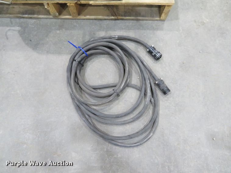 image for item GI9030 Miller Deltaweld 302 mig welder
