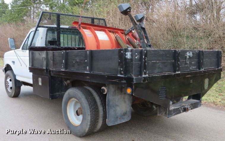 image for item GI9031 1997 Ford F350 XL flatbed pickup truck