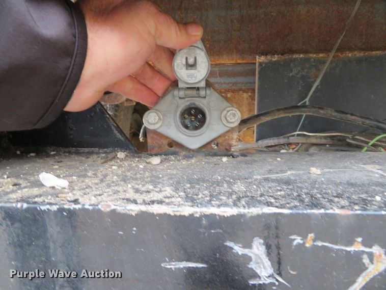 image for item GI9031 1997 Ford F350 XL flatbed pickup truck