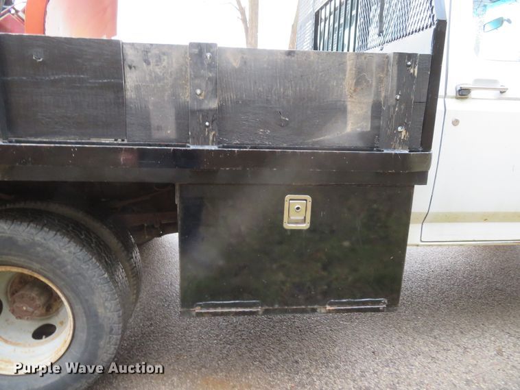 image for item GI9031 1997 Ford F350 XL flatbed pickup truck