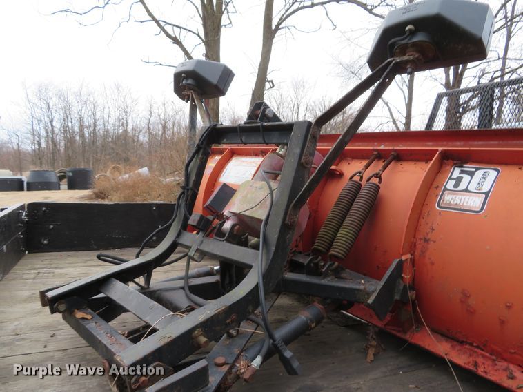 image for item GI9031 1997 Ford F350 XL flatbed pickup truck