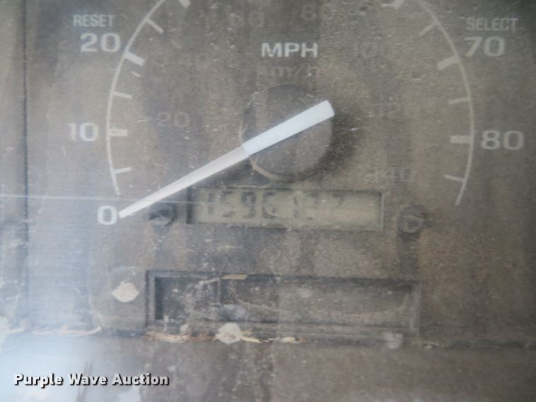 image for item GI9031 1997 Ford F350 XL flatbed pickup truck