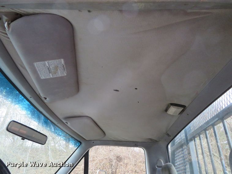 image for item GI9031 1997 Ford F350 XL flatbed pickup truck