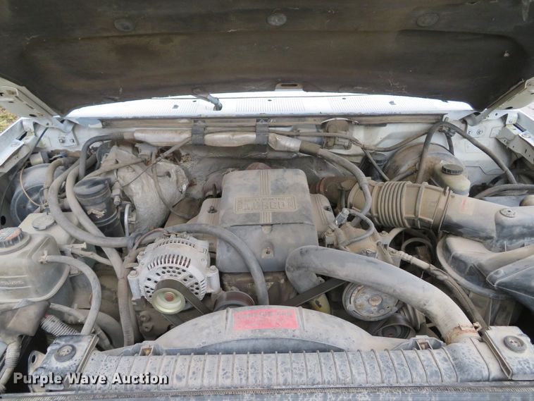 image for item GI9031 1997 Ford F350 XL flatbed pickup truck