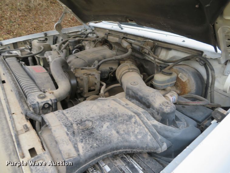 image for item GI9031 1997 Ford F350 XL flatbed pickup truck