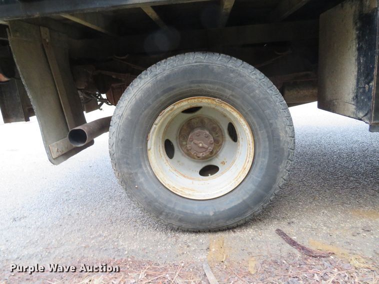 image for item GI9031 1997 Ford F350 XL flatbed pickup truck