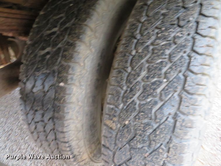 image for item GI9031 1997 Ford F350 XL flatbed pickup truck