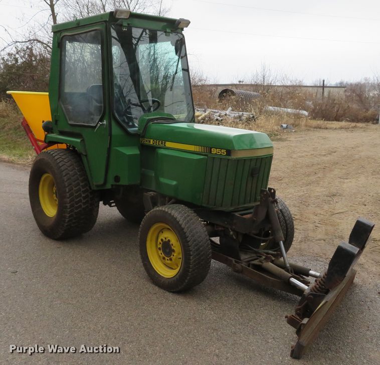 image for item GI9032 1993 John Deere 955 HFWD tractor