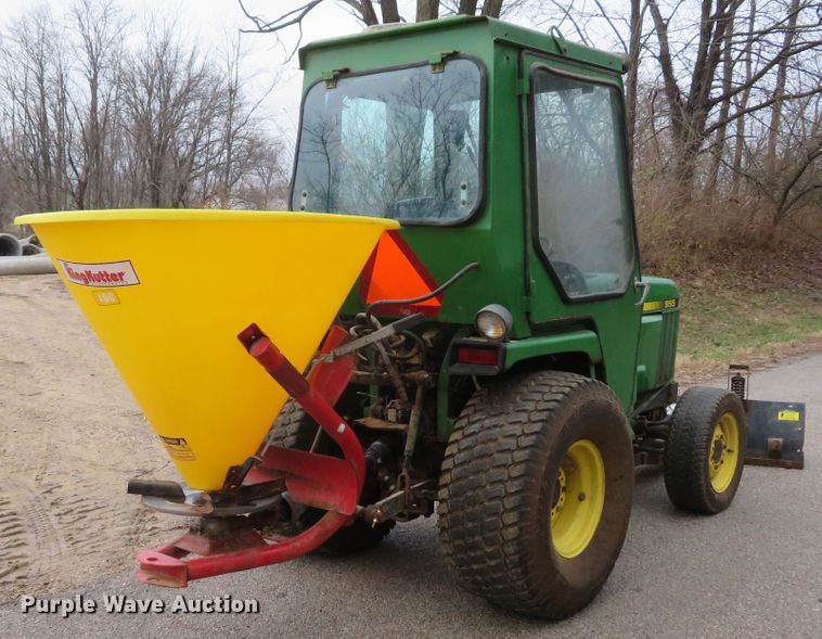 image for item GI9032 1993 John Deere 955 HFWD tractor
