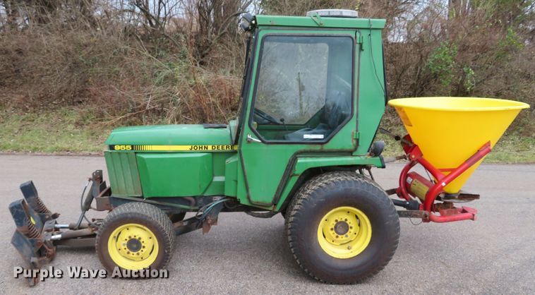 image for item GI9032 1993 John Deere 955 HFWD tractor