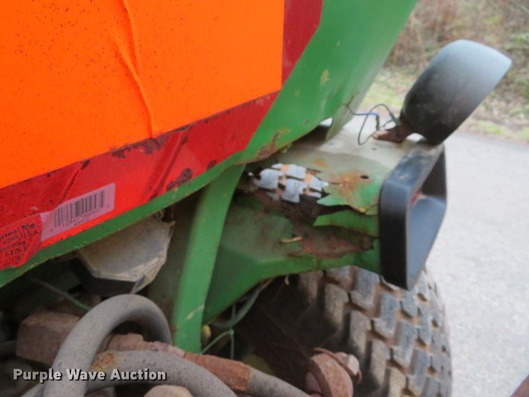 image for item GI9032 1993 John Deere 955 HFWD tractor