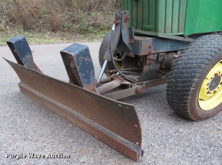 image for item GI9032 1993 John Deere 955 HFWD tractor