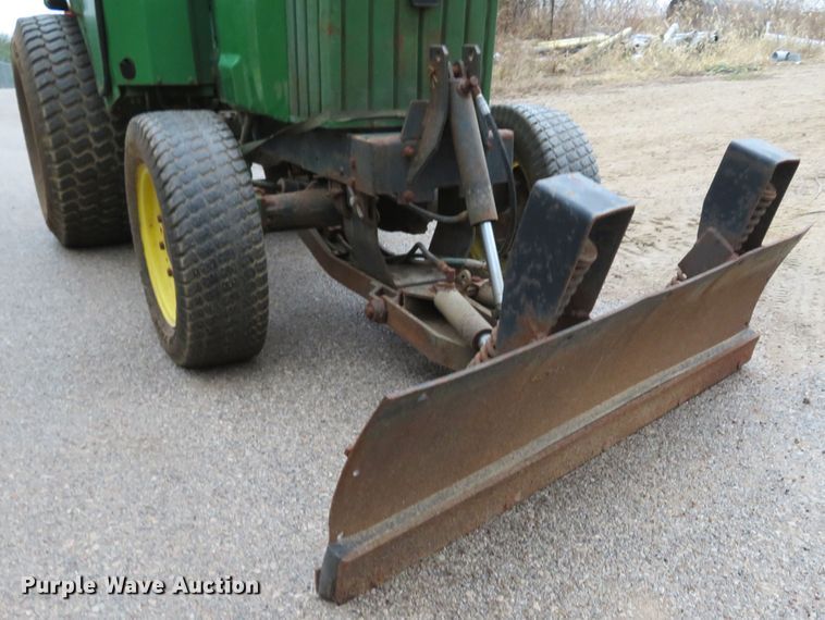 image for item GI9032 1993 John Deere 955 HFWD tractor