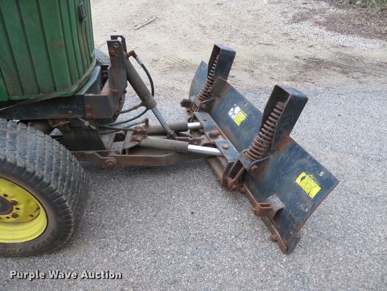 image for item GI9032 1993 John Deere 955 HFWD tractor