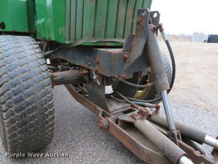 image for item GI9032 1993 John Deere 955 HFWD tractor