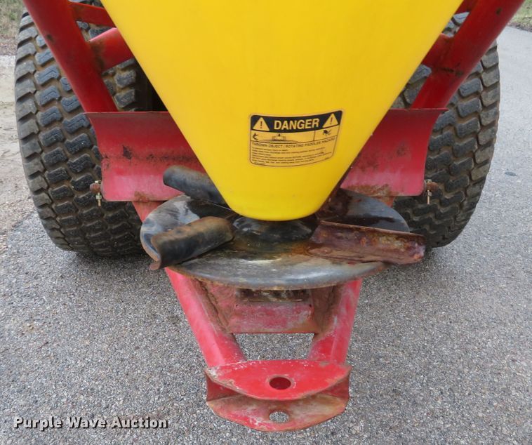 image for item GI9032 1993 John Deere 955 HFWD tractor