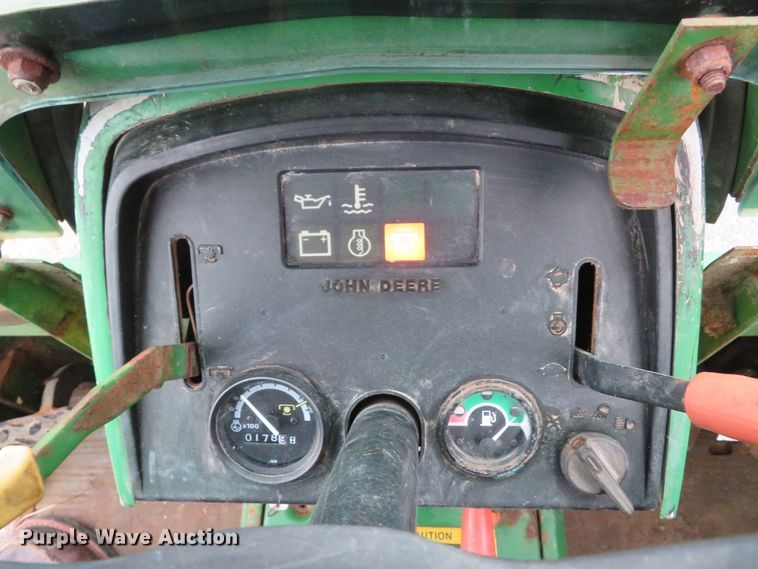 image for item GI9032 1993 John Deere 955 HFWD tractor