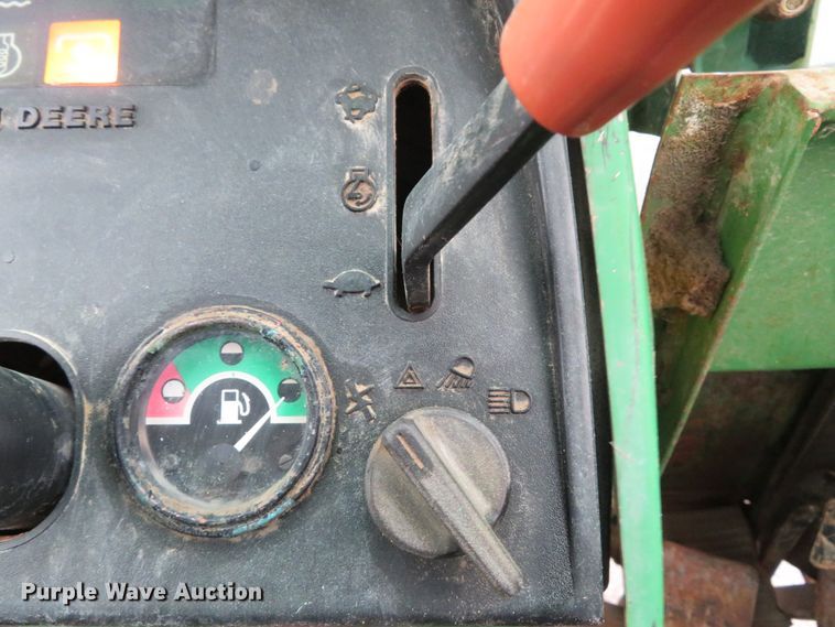 image for item GI9032 1993 John Deere 955 HFWD tractor