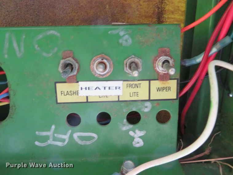 image for item GI9032 1993 John Deere 955 HFWD tractor