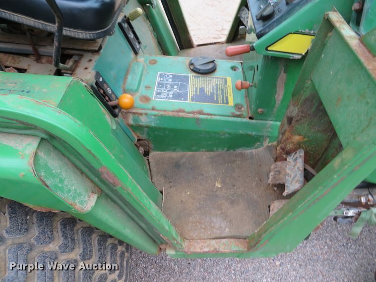image for item GI9032 1993 John Deere 955 HFWD tractor