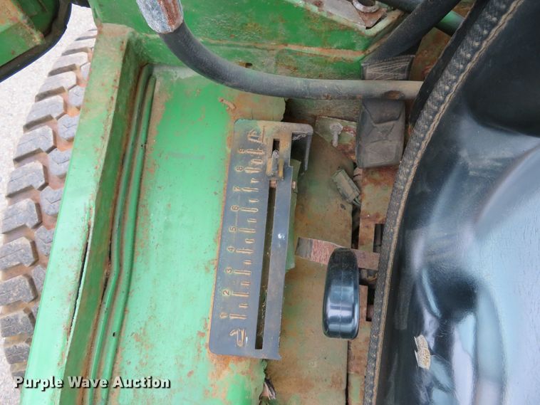 image for item GI9032 1993 John Deere 955 HFWD tractor