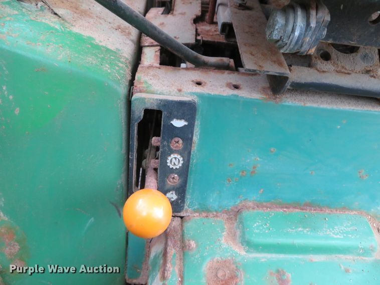 image for item GI9032 1993 John Deere 955 HFWD tractor