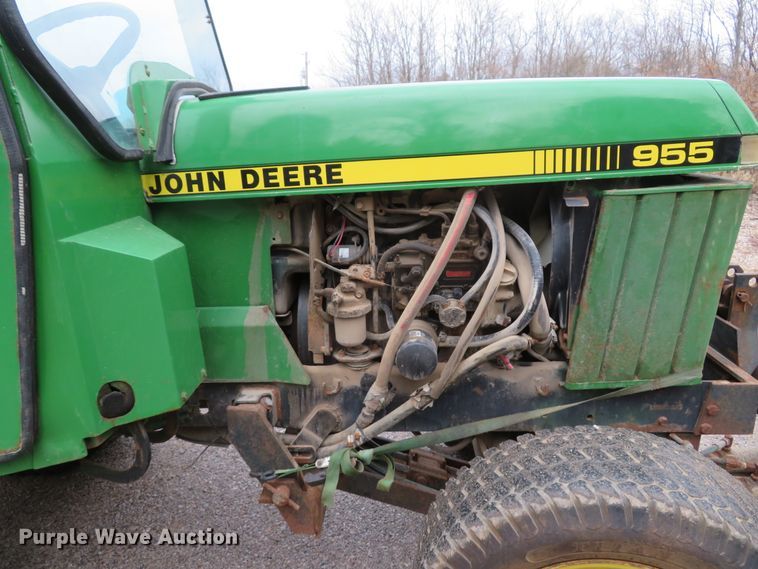 image for item GI9032 1993 John Deere 955 HFWD tractor