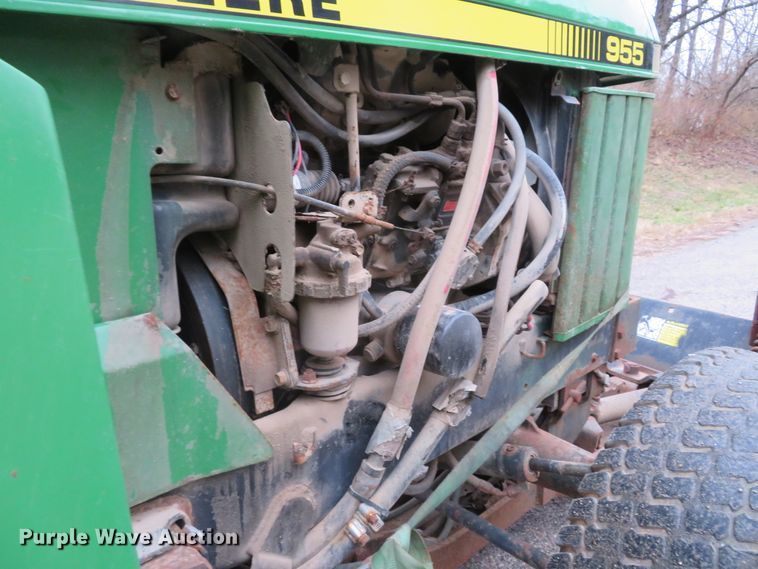 image for item GI9032 1993 John Deere 955 HFWD tractor