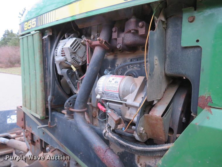 image for item GI9032 1993 John Deere 955 HFWD tractor