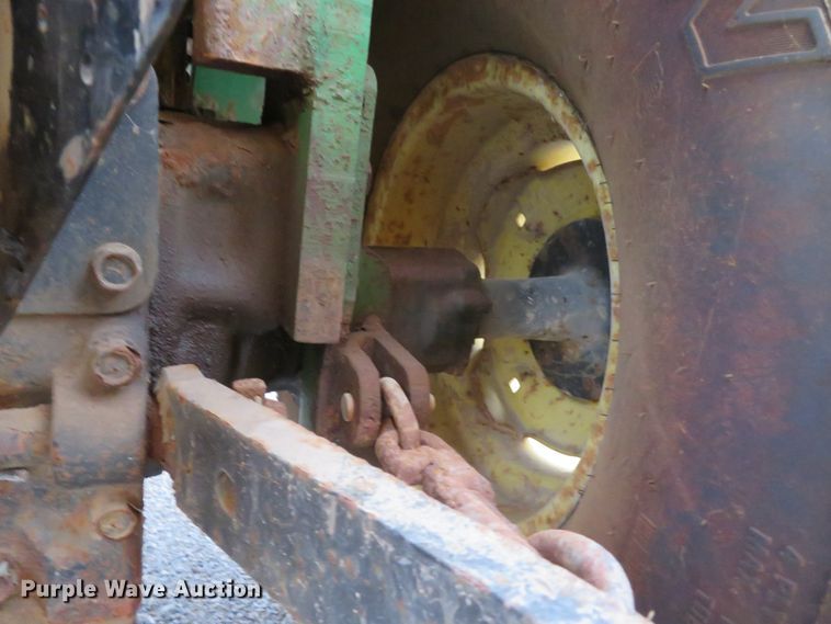 image for item GI9032 1993 John Deere 955 HFWD tractor