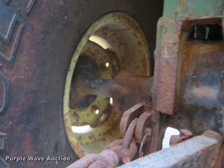 image for item GI9032 1993 John Deere 955 HFWD tractor