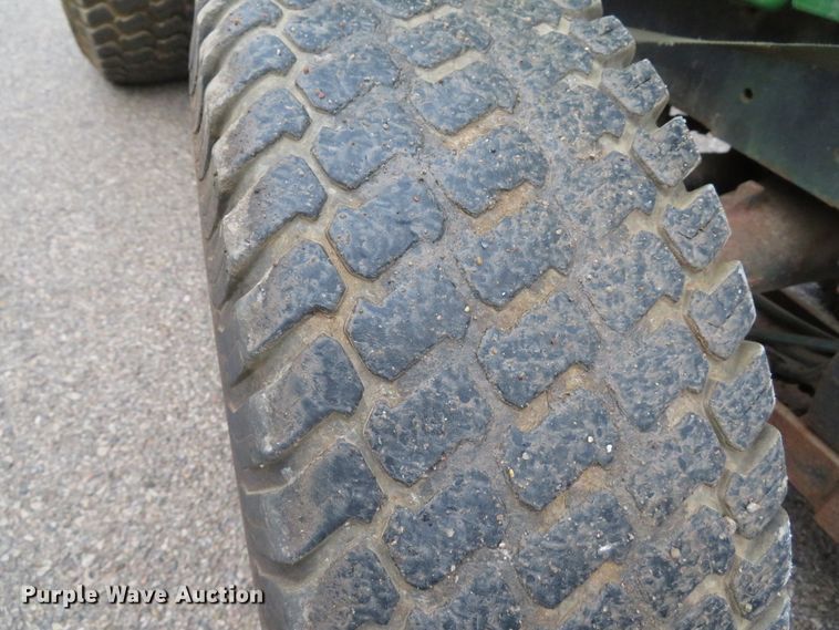 image for item GI9032 1993 John Deere 955 HFWD tractor