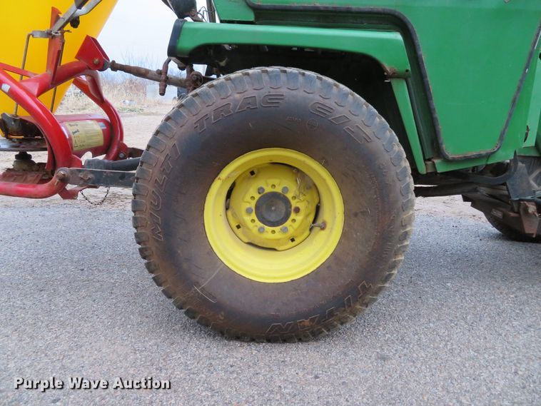 image for item GI9032 1993 John Deere 955 HFWD tractor