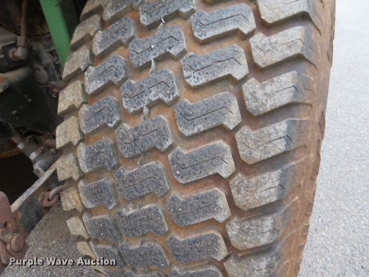 image for item GI9032 1993 John Deere 955 HFWD tractor