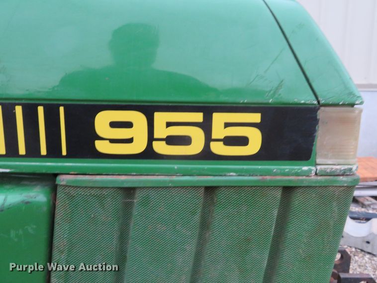 image for item GI9032 1993 John Deere 955 HFWD tractor