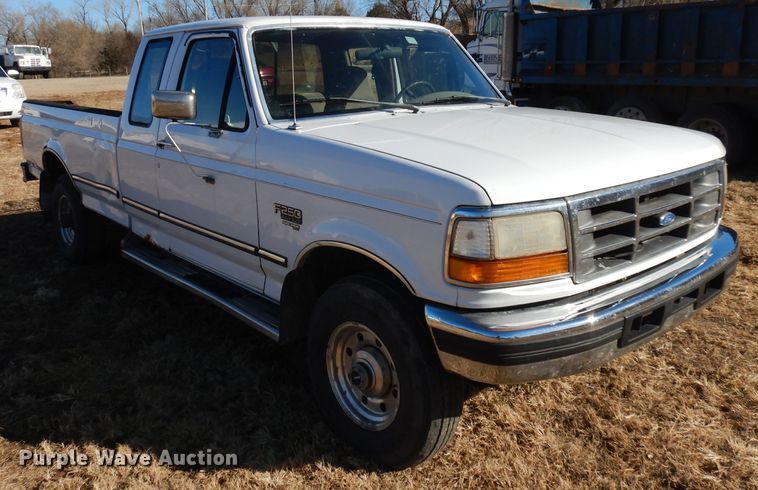 image for item GJ9085 1997 Ford F250 SuperCab pickup truck