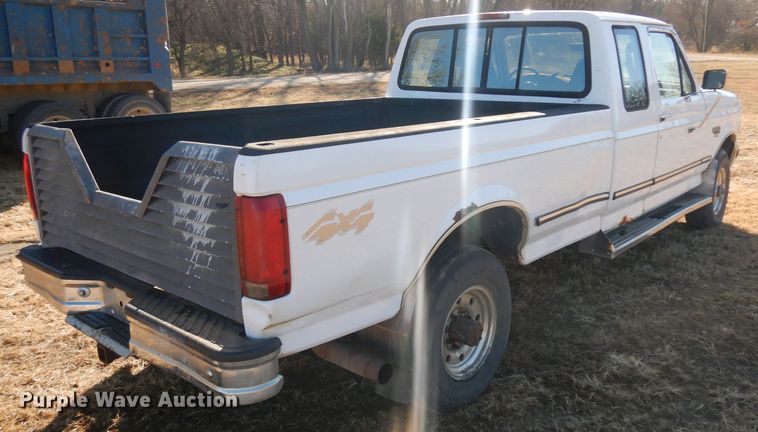 image for item GJ9085 1997 Ford F250 SuperCab pickup truck