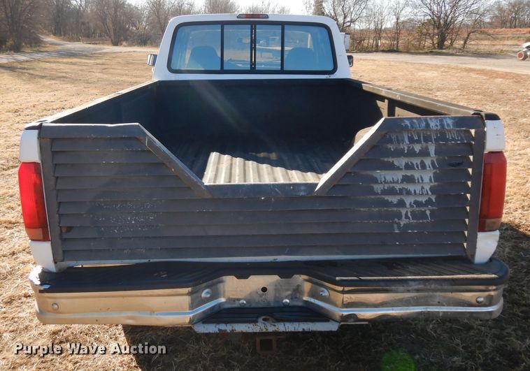 image for item GJ9085 1997 Ford F250 SuperCab pickup truck